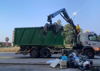 Latina, via alla maxi operazione contro i rifiuti abbandonati: rimossi 37 quintali
