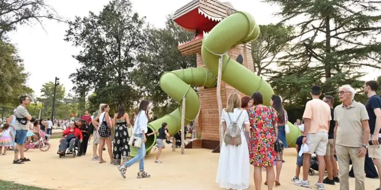 Riaprono i Giardinetti di Latina: tanta gente per il ritorno del parco, ma le criticità non passano inosservate