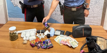 Nascondeva la droga nel pacchetto di sigarette, poi la scoperta in casa: arrestato 18enne a Latina