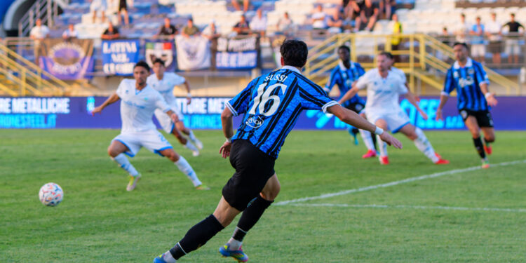 Latina, buona la prima a metà: contro il Pineto finisce 0-0