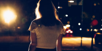 La corsa disperata su via Epitaffio per salvarsi, poi l’aiuto di uno sconosciuto: notte da incubo per una ragazza a Latina