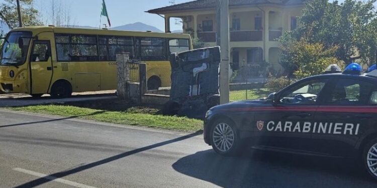 Pontinia, scontro tra scuolabus e auto sulla Migliara 53: illesi gli alunni, ferito un 38enne