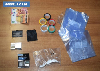 Via vai sospetto nel B&B: blitz della Polizia a Cisterna, sequestrata cocaina
