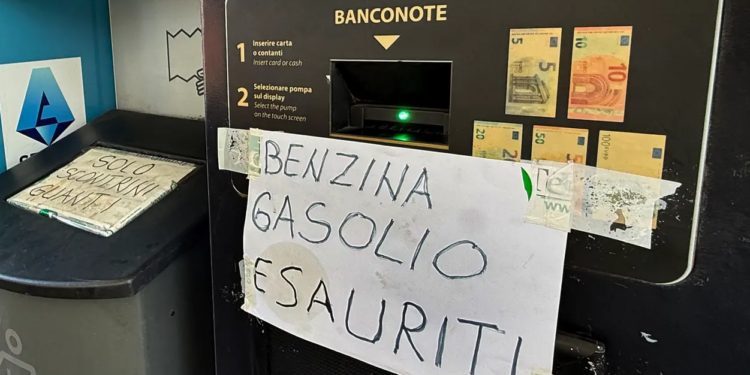 Corsa allo sconto Eni: a Latina e provincia distributori a secco e cartelli “esaurito”