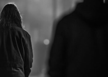 Latina, due ragazze raccontano episodi simili: «Un uomo ci ha seguite, prestate attenzione»